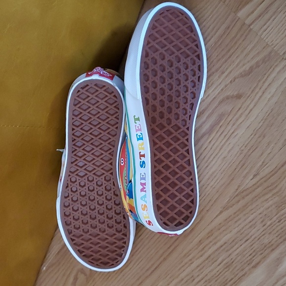 ๐ค NWOT Van's Sesame Street shoes - Picture 5 of 10